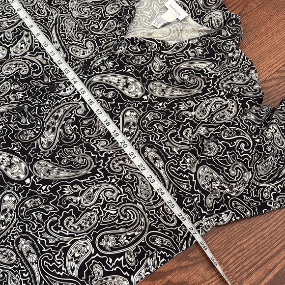 Avenue women’s plus Paisley Black and White button up Top polyester split sleeve - Picture 9 of 11